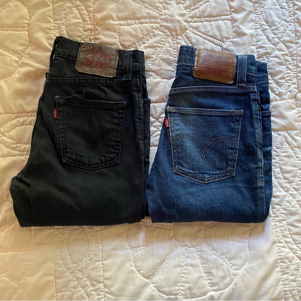 2 pairs size 28 Levi’s 510 super skinny jeans